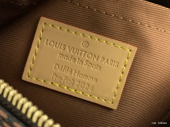 Cheap Messenger-24*24*8CM Chess VUITTON LOUIS 0809